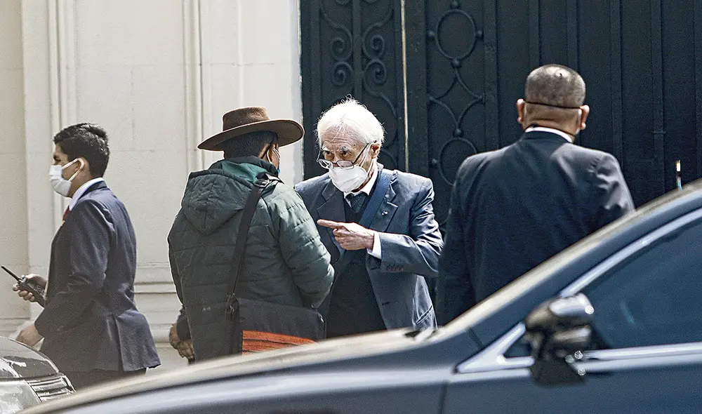 Héctor Béjar solo duró 18 días en el gabinete Bellido. Iba a presentarse en el Congreso mañana, pero de pronto se decidió no prolongar más la crisis. Foto: Andina Héctor Béjar solo duró 18 días en el gabinete Bellido. Iba a presentarse en el Congreso mañana, pero de pronto se decidió no prolongar más la crisis. Foto: Andina