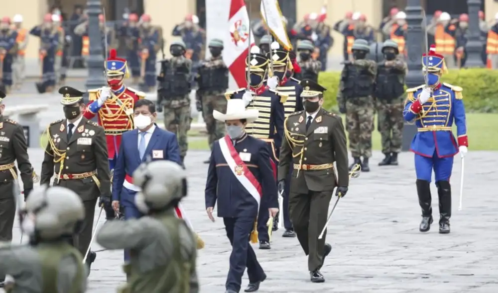 Pedro Castillo en la celebración del bicentenario del Ejército Peruano. Foto: Carlos Félix / GLR
