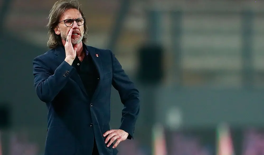 Ricardo Gareca mostró su incomodidad ante los cambios en la próxima fecha de las Eliminatorias Qatar 2022. Foto: AFP