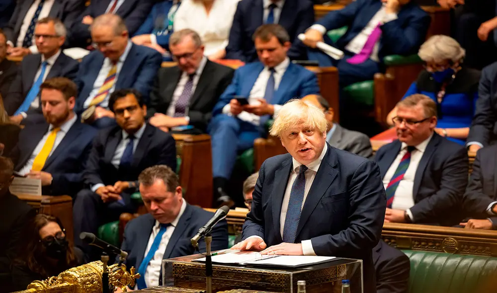 El primer ministro Boris Johnson durante la sesión en la Cámara de los Comunes convocada para abordar la crisis en Afganistán. Foto: EFE El primer ministro Boris Johnson durante la sesión en la Cámara de los Comunes convocada para abordar la crisis en Afganistán. Foto: EFE