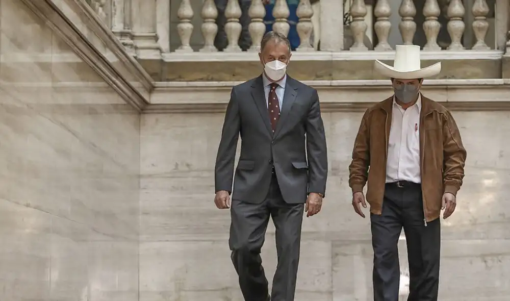 El alcalde y el presidente se dieron encuentro durante la ceremonia por el bicentenario del Ejército del Perú. Foto: Aldair Mejía/La República El alcalde y el presidente se dieron encuentro durante la ceremonia por el bicentenario del Ejército del Perú. Foto: Aldair Mejía/La República