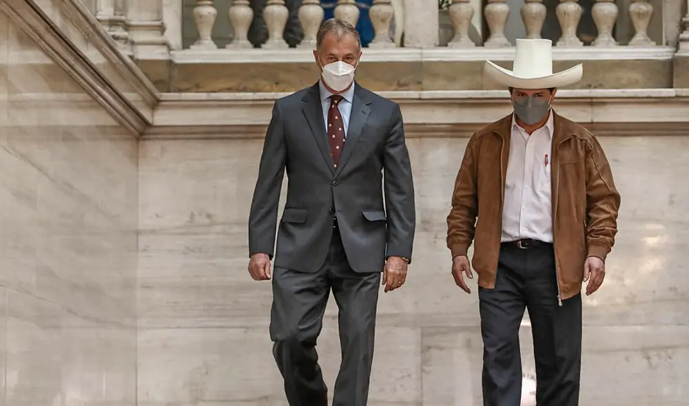 Jorge Muñoz se reunió con Pedro Castillo este miércoles 18 de agosto. Fotos: Aldair Mejia / La República Jorge Muñoz se reunió con Pedro Castillo este miércoles 18 de agosto. Fotos: Aldair Mejia / La República