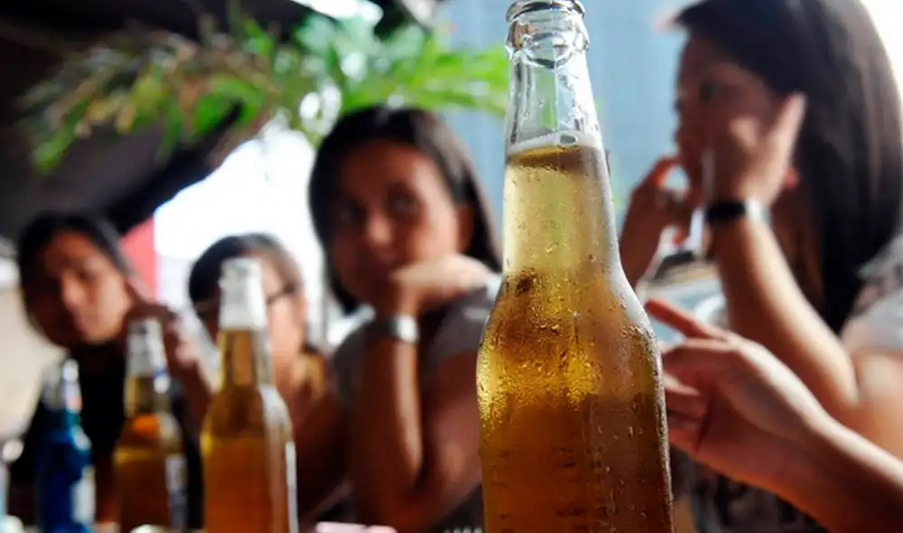 La toma de decisiones, como la de beber otra copa o abstenerse, es compleja. El cerebro tiene un importante sistema de comportamiento motivado. Foto: AFP La toma de decisiones, como la de beber otra copa o abstenerse, es compleja. El cerebro tiene un importante sistema de comportamiento motivado. Foto: AFP