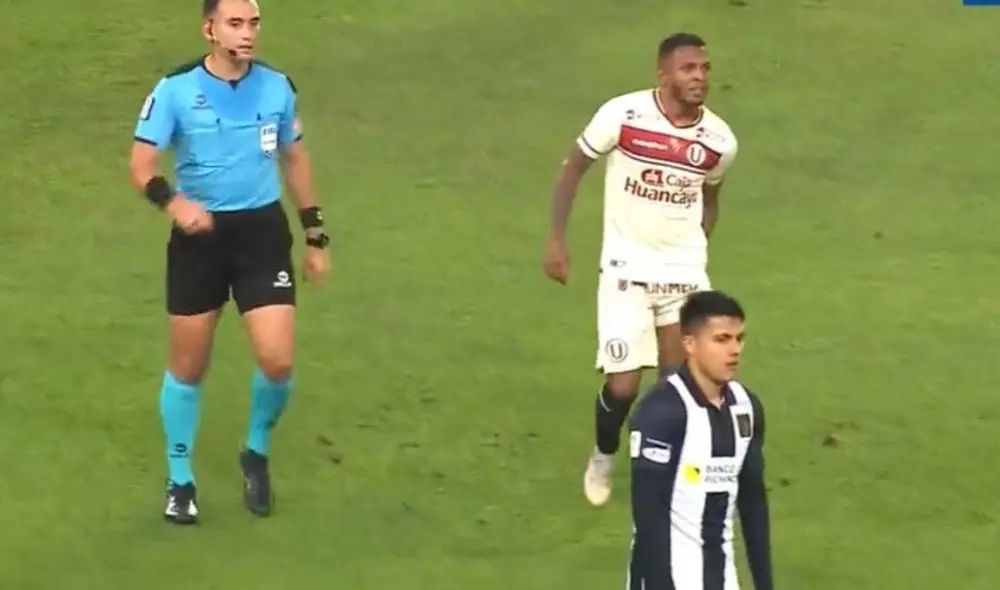 Quintero pidió su cambio al sentir dolores en la parte posterior del muslo izquierdo. Foto: captura Gol Perú Quintero pidió su cambio al sentir dolores en la parte posterior del muslo izquierdo. Foto: captura Gol Perú