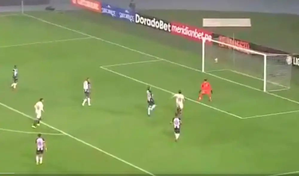 El volante uruguayo desperdició el empate parcial de Universitario frente a Alianza Lima. Foto: captura Gol Perú