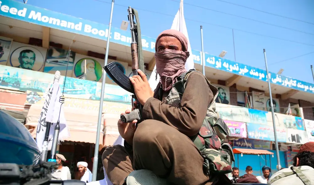 Los talibanes registraron las casas de tres empleados afganos de la televisión alemana Deutsche Welle y de un periodista que trabajó para el estadounidense Wesley Morgan. Foto: EFE Los talibanes registraron las casas de tres empleados afganos de la televisión alemana Deutsche Welle y de un periodista que trabajó para el estadounidense Wesley Morgan. Foto: EFE