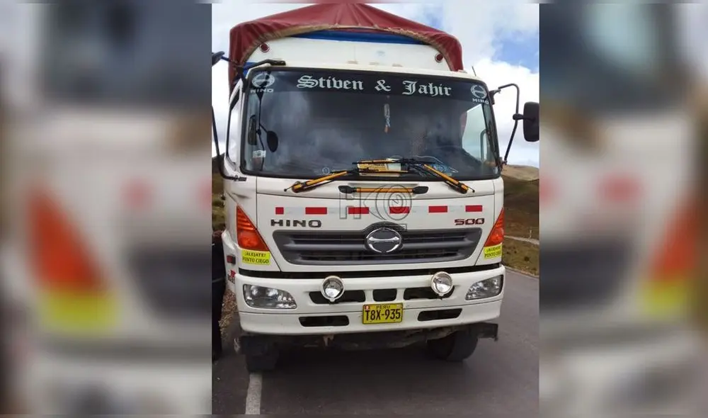 Vehículo cargado de cerveza fue asaltado y luego hallado en Barro Negro. Foto: Facebook Hco Tv Huamachuco Vehículo cargado de cerveza fue asaltado y luego hallado en Barro Negro. Foto: Facebook Hco Tv Huamachuco