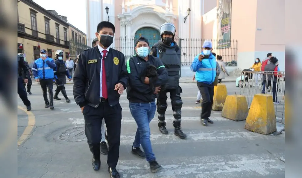 A los infractores se les impuso una multa de 4.400 soles y se dispuso la retención de los animales. Foto: MML