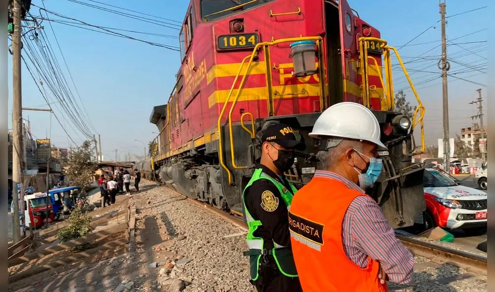 Personal policial llegó a la zona para iniciar las investigaciones. Foto: Raúl Egúsquiza / URPI -LR Personal policial llegó a la zona para iniciar las investigaciones. Foto: Raúl Egúsquiza / URPI -LR