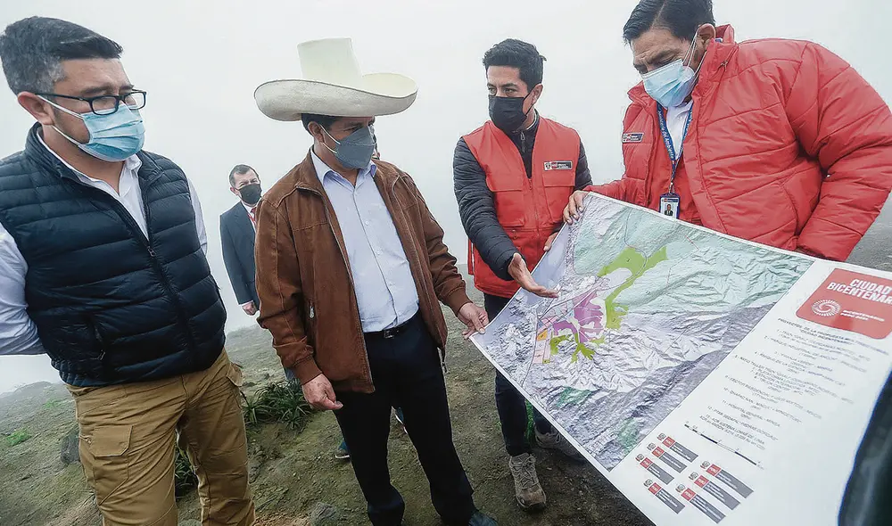 En Ancón. Castillo aprovechó la actividad a la que asistió para promover el cuidado del medioambiente. En asuntos políticos, dijo que él decide en el Gobierno, y no el fundador de Perú Libre. Foto: difusión