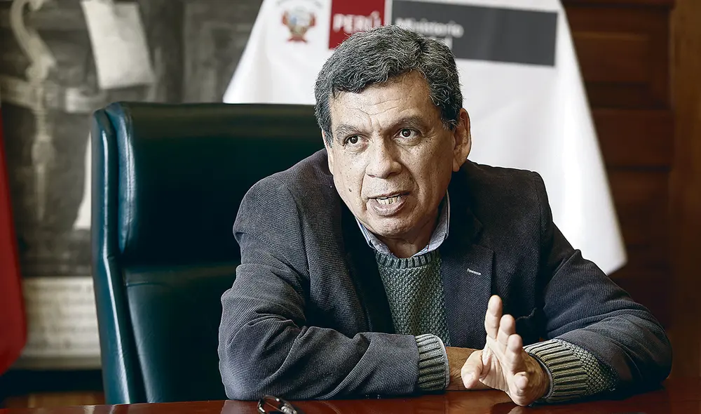 Cevallos señala que la prioridad en este momento es cerrar brechas en la vacunación para proteger a la población vulnerable. Foto: Antonio Melgarejo/La República Cevallos señala que la prioridad en este momento es cerrar brechas en la vacunación para proteger a la población vulnerable. Foto: Antonio Melgarejo/La República