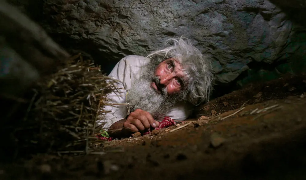 Durante una visita a un pueblo, Petrovic descubrió que el mundo vivía una pandemia de COVID-19 y decidió aplicarse la primera dosis de la vacuna. Foto: AFP