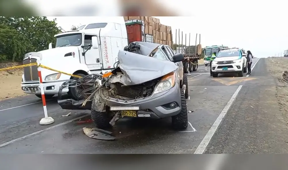 Por varias horas el tránsito vehicular quedó paralizado en la carretera. Foto: difusión