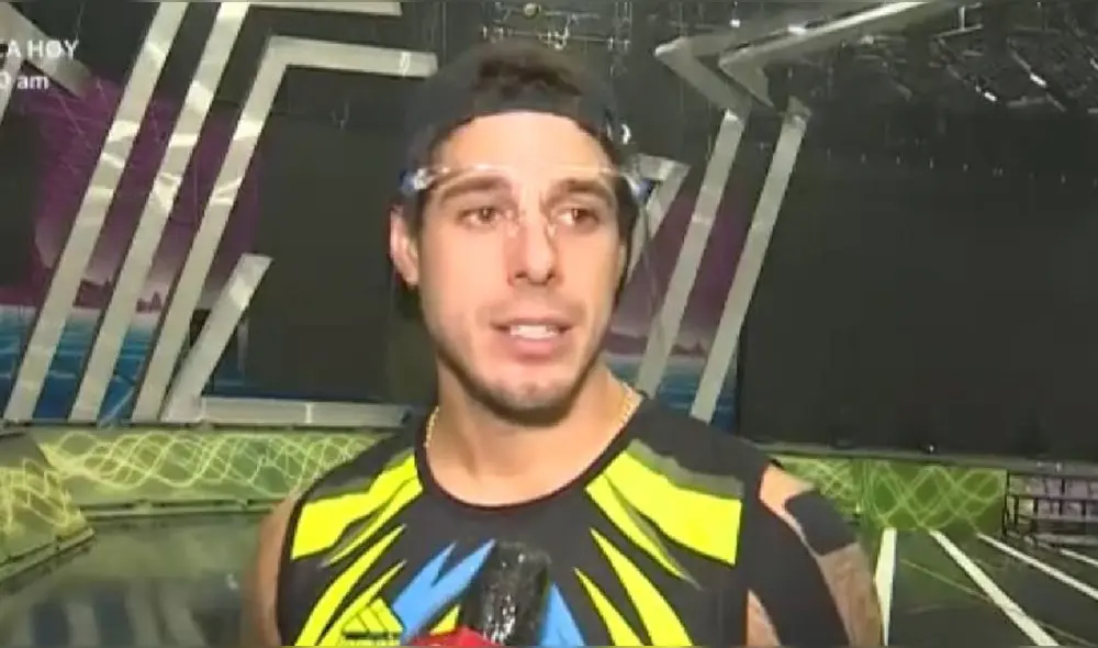 El chico reality fue blanco de críticas por supuesto comportamiento con su pareja. Foto: captura/América TV