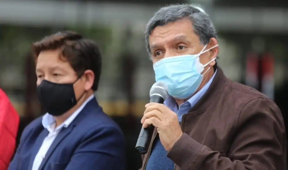 "Este tema de las boticas es un tema que está absolutamente en conversación todavía", declaró Cevallos Flores. Foto: Minsa