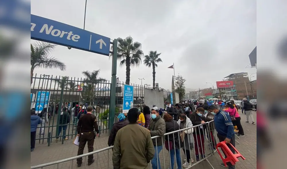 Personas mayores de 38 años (y de 37 que cumplen esa edad este año), además de rezagados y pendientes de segunda dosis, pueden ser inmunizados en quinta Vacunatón. Foto: Raúl Egusquiza / URPI-LR Personas mayores de 38 años (y de 37 que cumplen esa edad este año), además de rezagados y pendientes de segunda dosis, pueden ser inmunizados en quinta Vacunatón. Foto: Raúl Egusquiza / URPI-LR