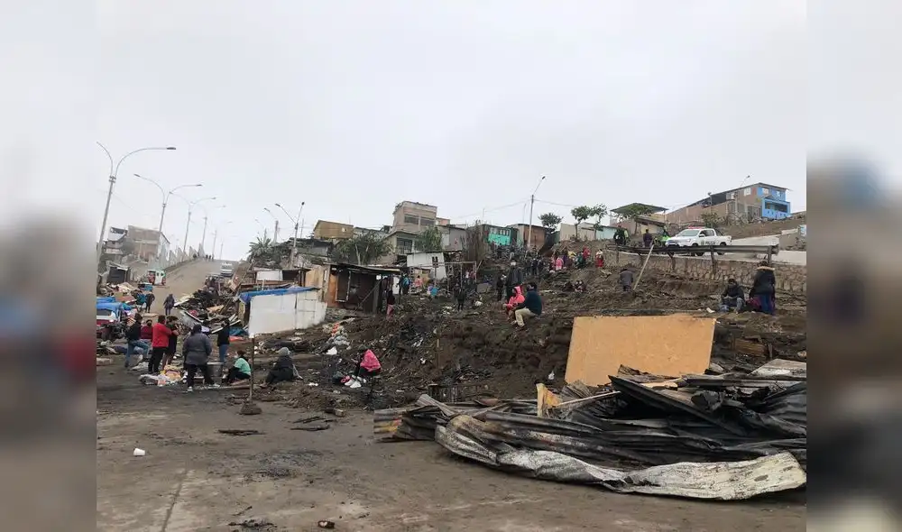 Hasta el momento, se desconoce la causa que ocasionó el siniestro en Villa el Salvador. Foto: Gianella Aguirre/URPI-LR Hasta el momento, se desconoce la causa que ocasionó el siniestro en Villa el Salvador. Foto: Gianella Aguirre/URPI-LR