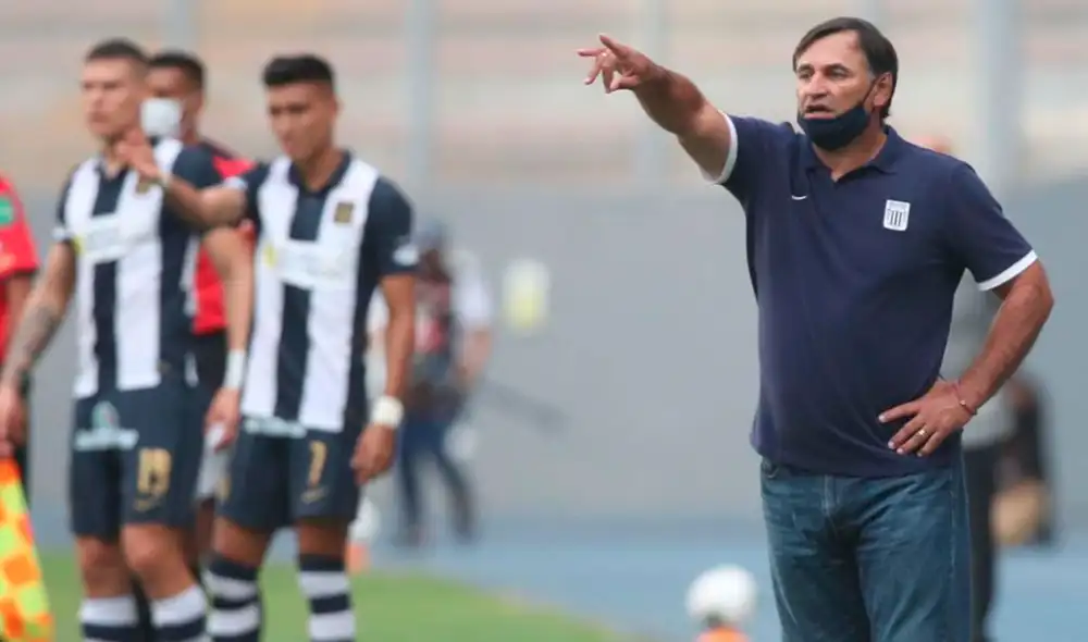 Carlos Bustos llegó esta temporada a Alianza Lima. Su primera experiencia en el fútbol peruano fue dirigiendo a San Martín. Foto: Liga de Fútbol profesional