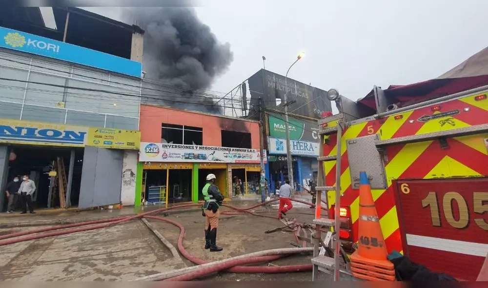 El siniestro se reportó a las 6.30 a. m. Foto: María Pía Ponce/ URPI-LR El siniestro se reportó a las 6.30 a. m. Foto: María Pía Ponce/ URPI-LR