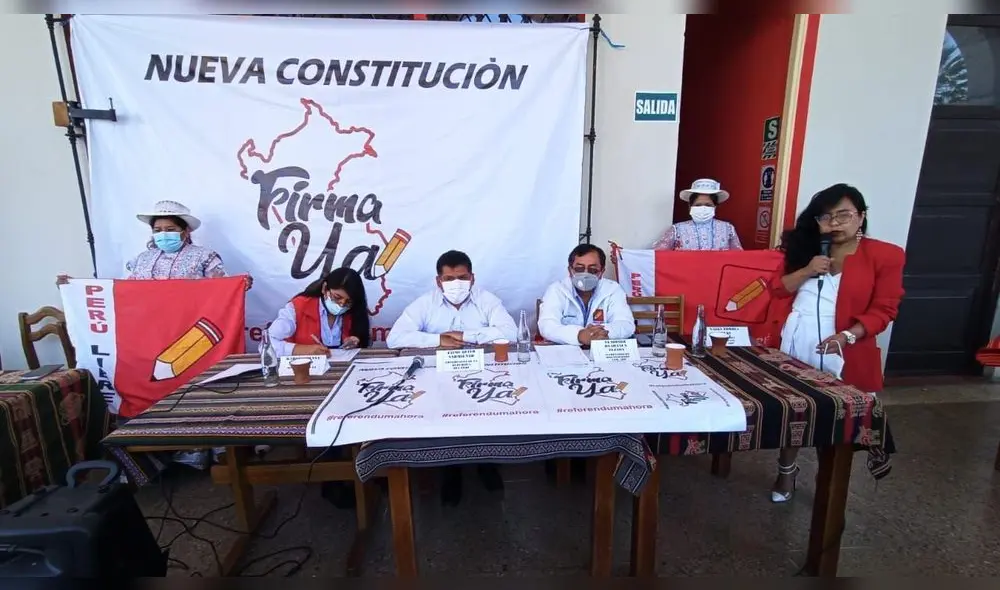 Congresista Jaime Quito encabezó la recolección de firmas en Arequipa. Foto: Oswald Charca/La República Congresista Jaime Quito encabezó la recolección de firmas en Arequipa. Foto: Oswald Charca/La República