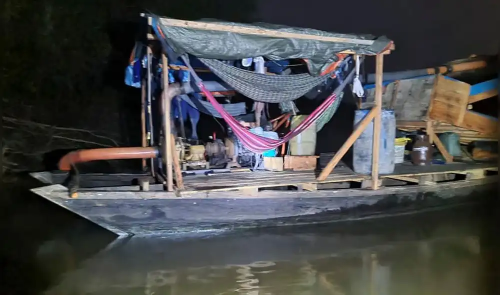 Según la Fiscalía, esta embarcación tenía indicios de estar operando minutos antes de ser hallada. Foto: Ministerio Público-Distrito Fiscal Loreto