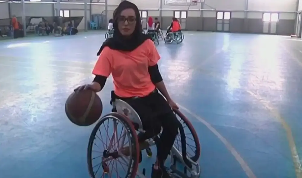 Nilofar está apenada y contenta a la vez. Y triste porque en los últimos días ha visto los “peligros” de los talibanes. Foto: difusión Nilofar está apenada y contenta a la vez. Y triste porque en los últimos días ha visto los “peligros” de los talibanes. Foto: difusión