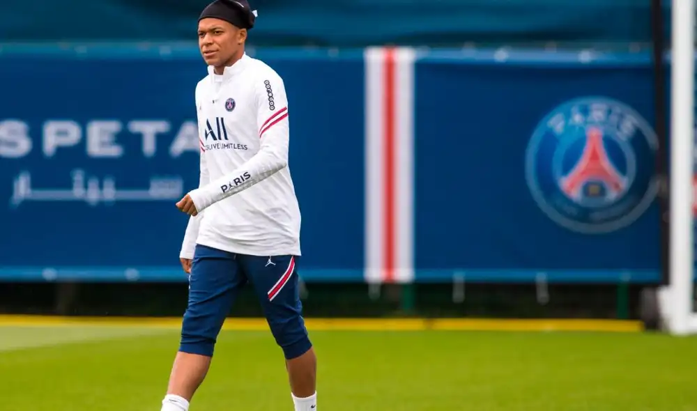 Mbappé finaliza contrato con el PSG a mediados del 2022. Si se queda y no renueva, podrá irse gratis. Foto: EFE Mbappé finaliza contrato con el PSG a mediados del 2022. Si se queda y no renueva, podrá irse gratis. Foto: EFE
