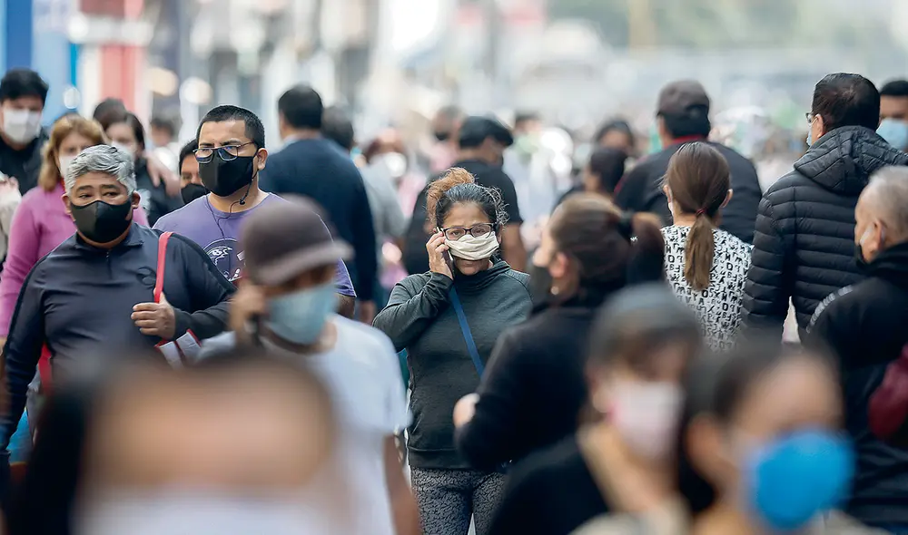 Cuidado. Uso de la doble mascarilla es obligatorio y siguen prohibidas las reuniones sociales. Foto: difusión