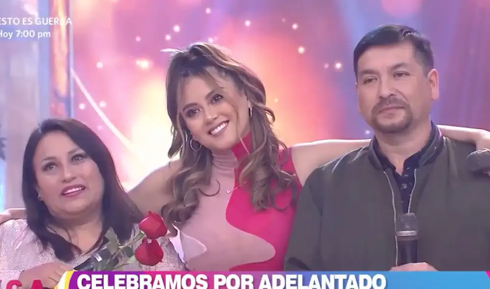 La cantante fue sorprendida por sus padres en el programa En boca de todos. Foto: Captura / América