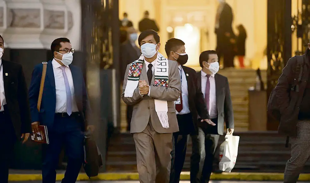 Ministro. Cadillo expuso la situación de la educación púbica que se halla en emergencia. Foto: difusión