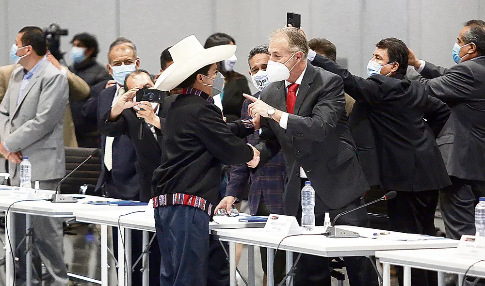 Pedro Castillo, Jorge Muñoz