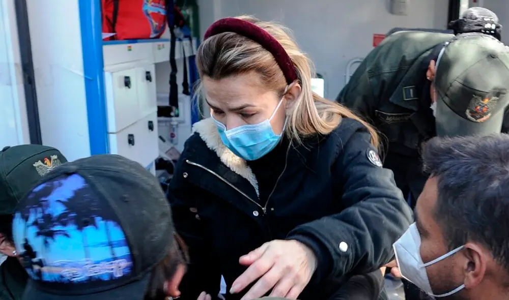 Una decena de reclusas de la cárcel donde Áñez está detenida se manifestó para denunciar supuestos privilegios de la exmandataria. Foto: AFP