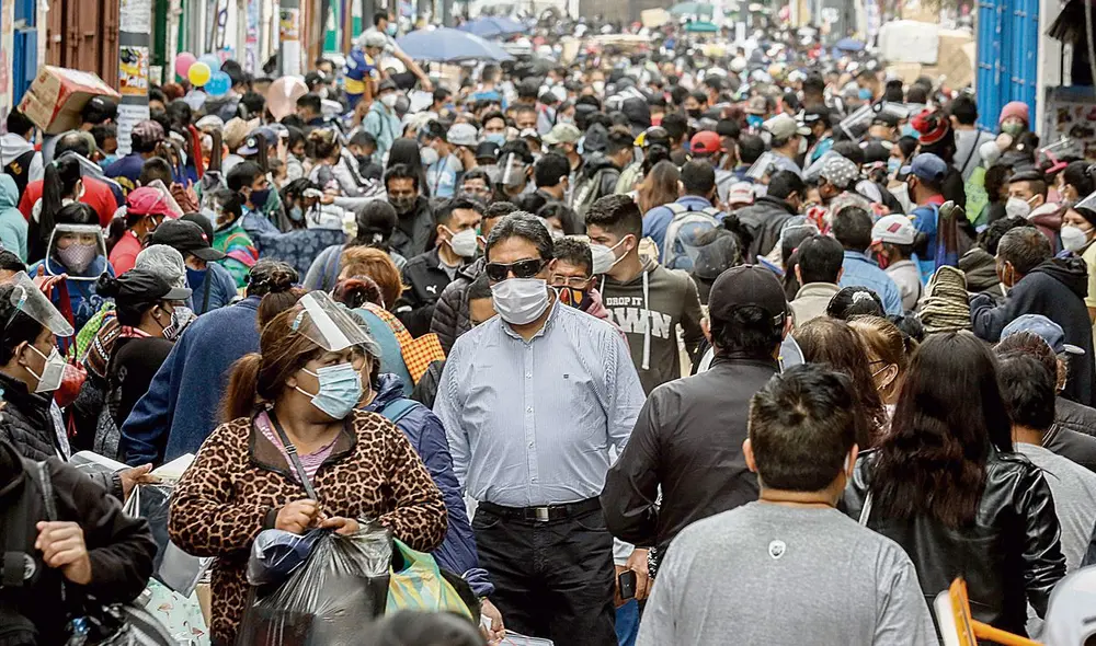 De acuerdo a especialista, es posible que la variante delta vaya a jugar un rol importante en una tercera ola de la COVID-19. Foto: Antonio Melgarejo/La República De acuerdo a especialista, es posible que la variante delta vaya a jugar un rol importante en una tercera ola de la COVID-19. Foto: Antonio Melgarejo/La República