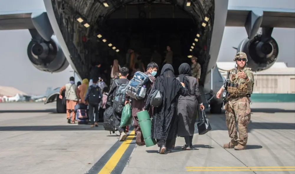 Según fuentes del Ministerio de Defensa de Dinamarca, el factor determinante para concluir la evacuación es "el aumento del riesgo en los alrededores del aeropuerto". Foto: EFE Según fuentes del Ministerio de Defensa de Dinamarca, el factor determinante para concluir la evacuación es "el aumento del riesgo en los alrededores del aeropuerto". Foto: EFE