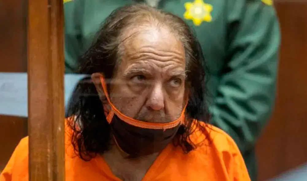 Ron Jeremy comparece ante el tribunal el 26 de junio de 2020 en Los Ángeles. Foto: AFP