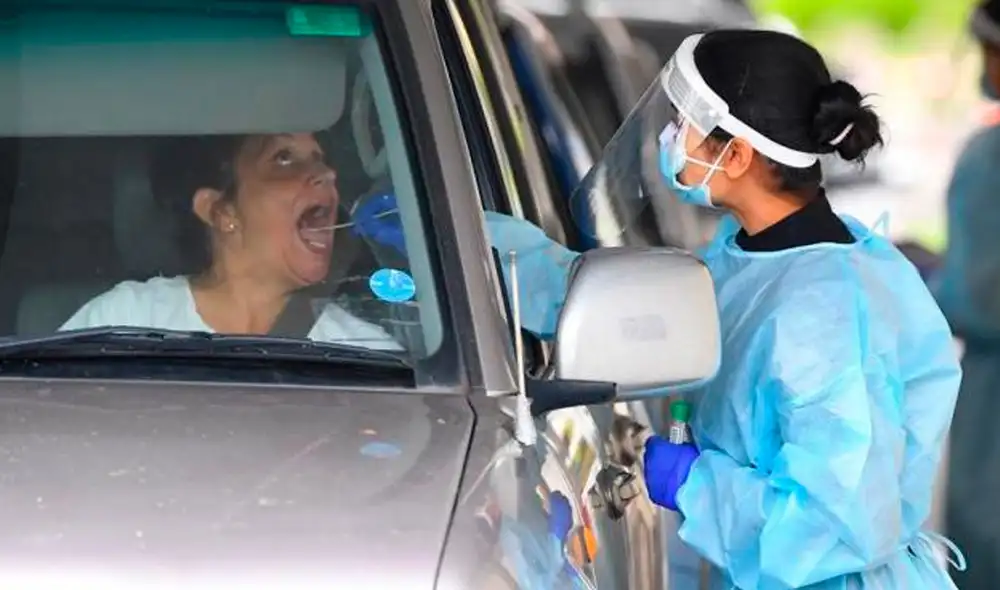 El objetivo es alcanzar el 70 u 80 % de vacunaciones antes de que termine el año para poder relajar las restricciones de viaje y los confinamientos, afirmó el primer ministro australiano. Foto: EFE