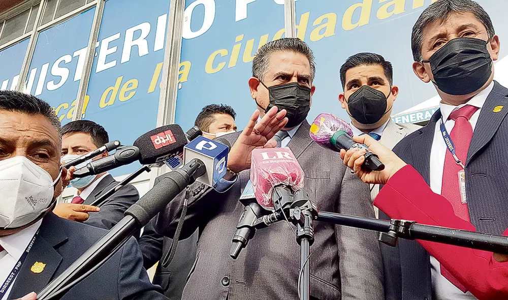 Citado. El expresidente Manuel Merino llegó a las 9:00 de la mañana a la sede del Ministerio Público donde prestó declaración. Foto: Gianella Aguirre / URPI-GLR Citado. El expresidente Manuel Merino llegó a las 9:00 de la mañana a la sede del Ministerio Público donde prestó declaración. Foto: Gianella Aguirre / URPI-GLR