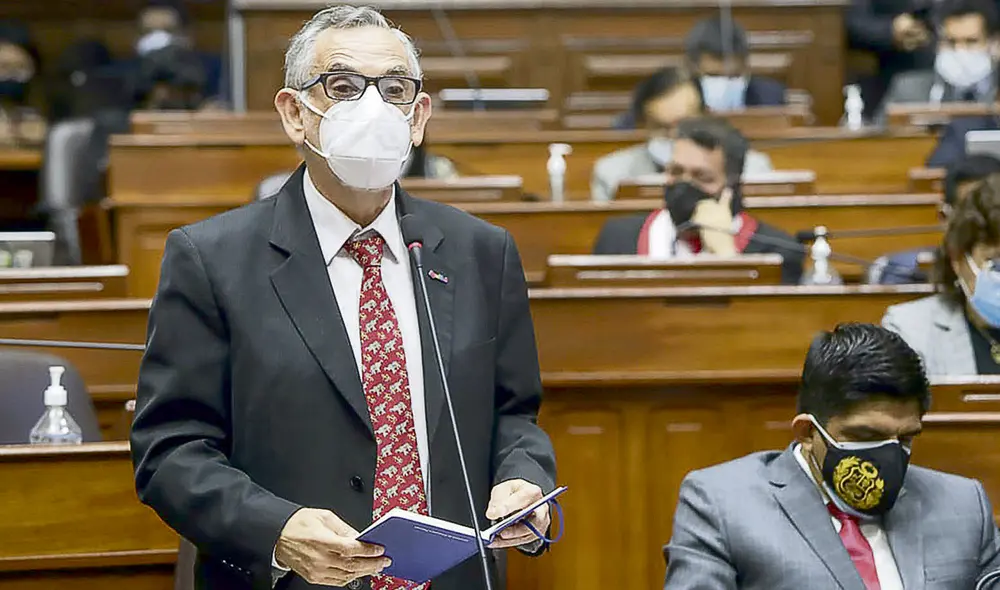Hemiciclo. Ministro de Economía y Finanzas, Pedro Francke, durante su alocución en la que expuso los planes económicos a ejecutar en el gobierno de Pedro Castillo Terrones. Foto: difusión