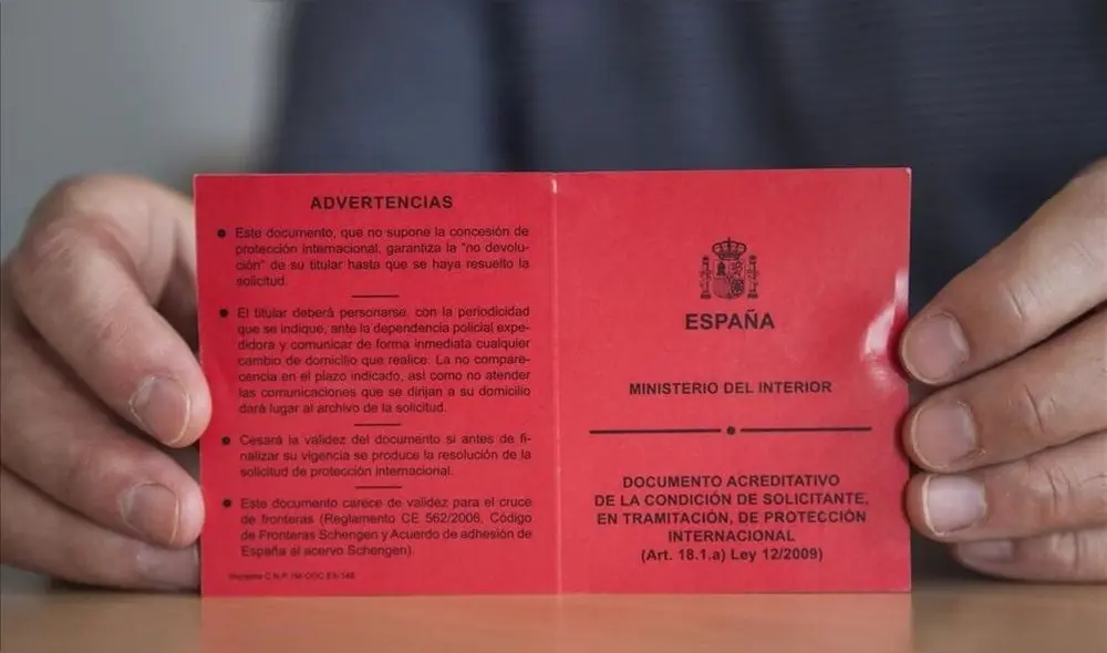 Los falsificadores recibieron más de 10.000 dólares en total por los documentos entregados. Foto: difusión/referencial Los falsificadores recibieron más de 10.000 dólares en total por los documentos entregados. Foto: difusión/referencial