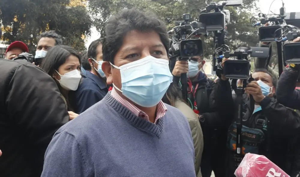 Josue Gutiérrez es uno de los abogados del sentenciado Vladimir Cerrón. Foto: Carlos Félix/La República Josue Gutiérrez es uno de los abogados del sentenciado Vladimir Cerrón. Foto: Carlos Félix/La República