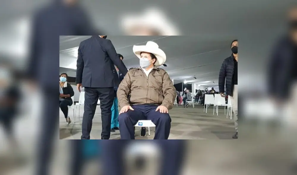 Pedro Castillo recibió su segunda dosis en el Parque Zonal Huiracocha de Villa El Salvador. Foto: César Zorrilla - La República. Pedro Castillo recibió su segunda dosis en el Parque Zonal Huiracocha de Villa El Salvador. Foto: César Zorrilla - La República.