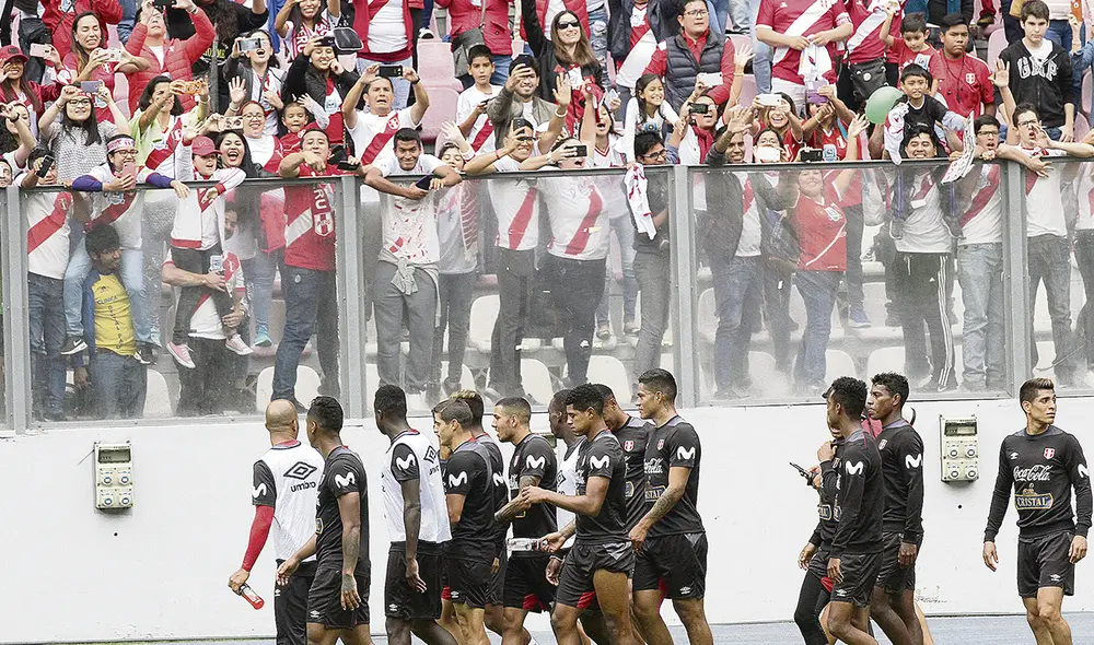 Un pequeño aforo. El viceministro de salud pública, Gustavo Rosell, indicó que es posible un aforo del 20% en los partidos de la Blanquirroja. Foto: La República