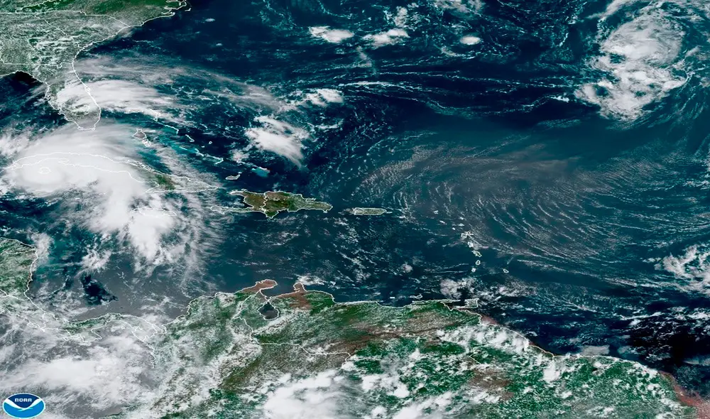 La tormenta tropical Ida se convirtió en huracán este viernes, horas antes de que impactara en Cuba y en su camino hacia la costa sur estadounidense. Foto: EFE/NOAA-NHC La tormenta tropical Ida se convirtió en huracán este viernes, horas antes de que impactara en Cuba y en su camino hacia la costa sur estadounidense. Foto: EFE/NOAA-NHC