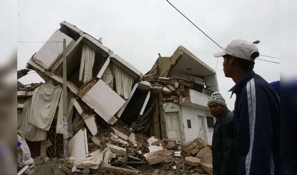 En un sismo de magnitud 8.0 o más los edificios construidos en terrenos inestables se vendrían abajo. En la imagen, terremoto de Pisco.