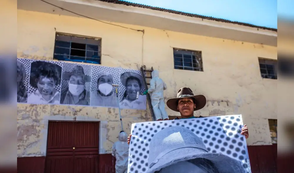 Los retratos de los vecinos de estos pueblos cusqueños son expuestos en escala gigante en sus calles. Los retratos de los vecinos de estos pueblos cusqueños son expuestos en escala gigante en sus calles.