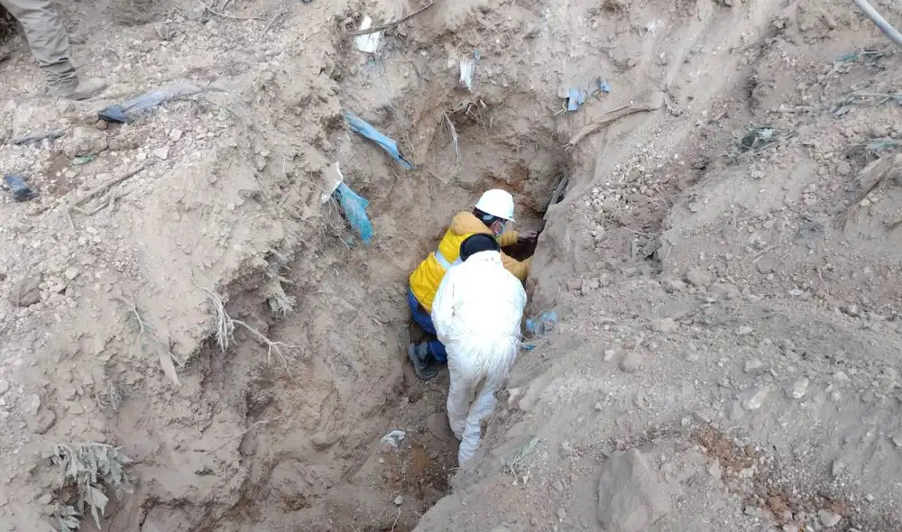 La minería ilegal utiliza estos hoyos donde solo pueden ingresar los menores de edad. Foto: difusión La minería ilegal utiliza estos hoyos donde solo pueden ingresar los menores de edad. Foto: difusión