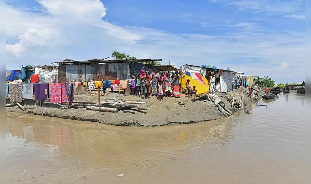 Cientos de miles de personas afectadas en India por las inundaciones. Foto: AFP Cientos de miles de personas afectadas en India por las inundaciones. Foto: AFP