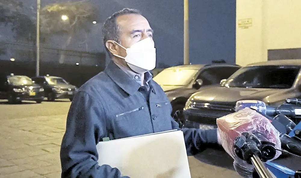 Cambios. Iber Maraví puso su cargo en manos del presidente Castillo. Este debe decidir qué hacer con su gabinete. Foto: Johann Klug / URPI-LR Cambios. Iber Maraví puso su cargo en manos del presidente Castillo. Este debe decidir qué hacer con su gabinete. Foto: Johann Klug / URPI-LR