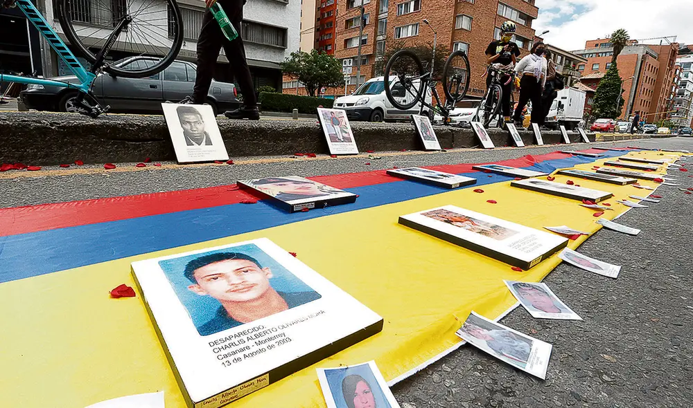 Calles. Madres y familiares de desaparecidos se manifestaron ayer en Bogotá. Foto: EFE