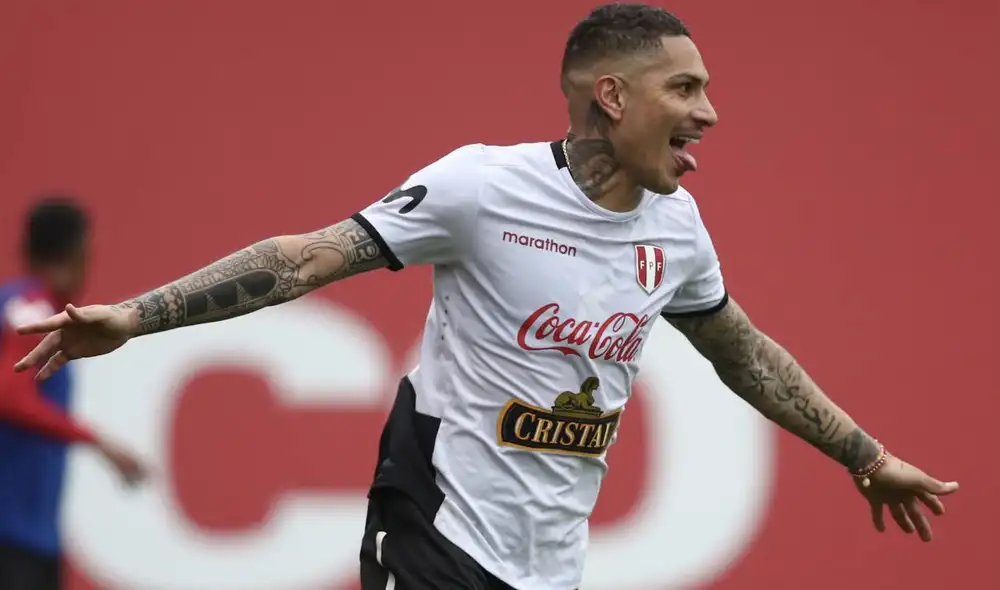 Paolo Guerrero anotó un gol en los entrenamientos de este martes 31 de agosto. Foto: FPF